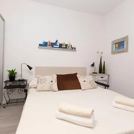 Beautiful With Garden And Terrace Apartament *