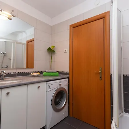 Beautiful With Garden And Terrace Appartement Split