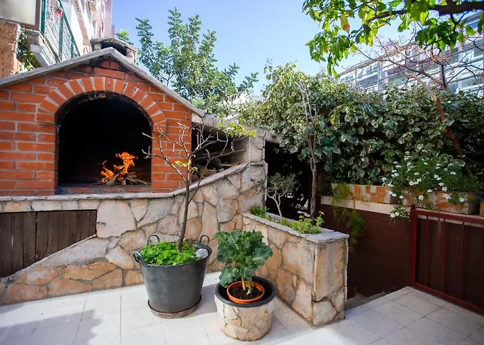 Apartment Beautiful With Garden And Terrace *