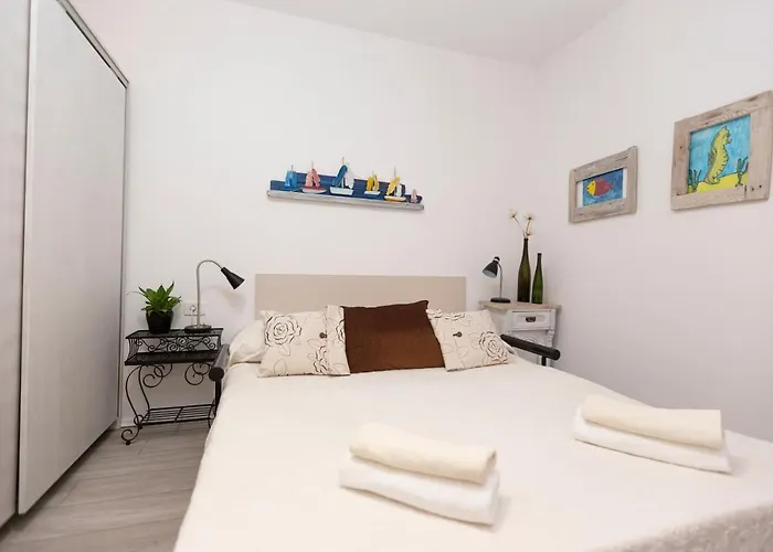 Beautiful With Garden And Terrace Apartment *