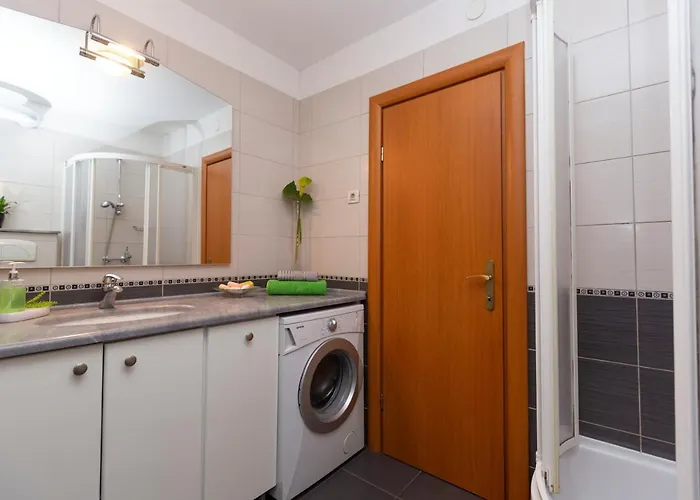 Beautiful With Garden And Terrace Apartment Split