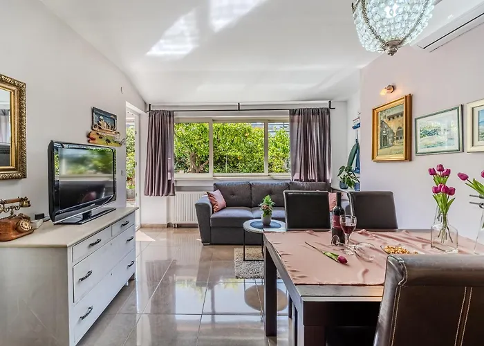 Apartment Beautiful With Garden And Terrace Split